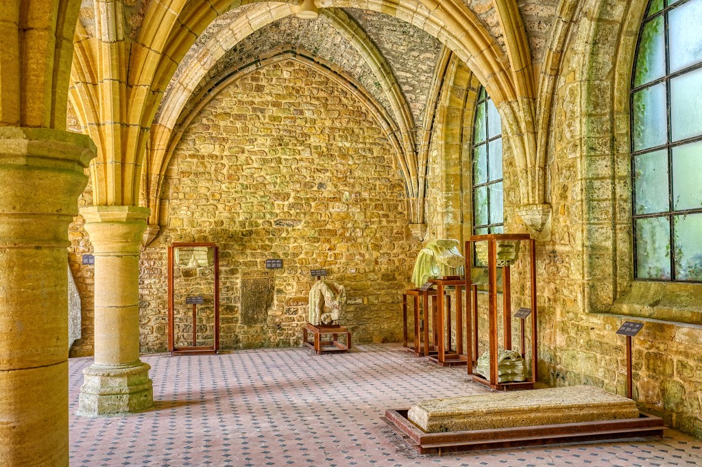 HDR Abbaye notre dame d'orval orval abdij religie reliogion belgie belgique kerk eglise abdijtuin abdijbier klooster ardennen kerkfotografie trappistenbier rooms katholiek